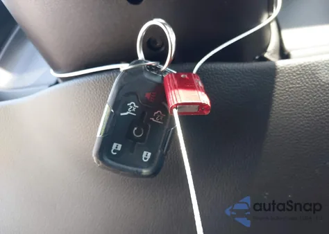 2018 GMC Yukon Xl Slt z USA, uszkodzony, nr VIN 1GKS1GKC9JR144850